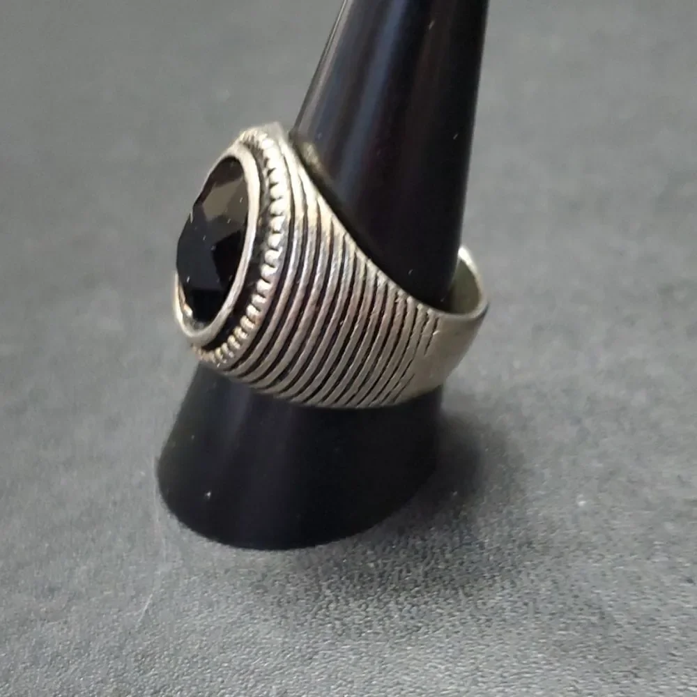 Unbranded pretty silver
